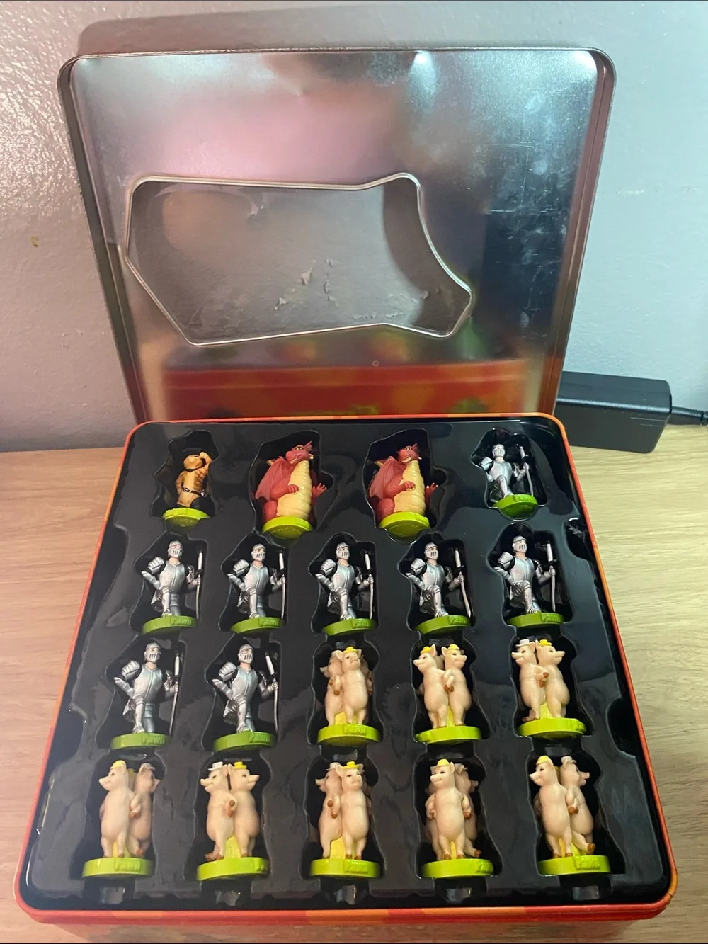 Shrek Chess Collector's Edition - Orange & Green Tin